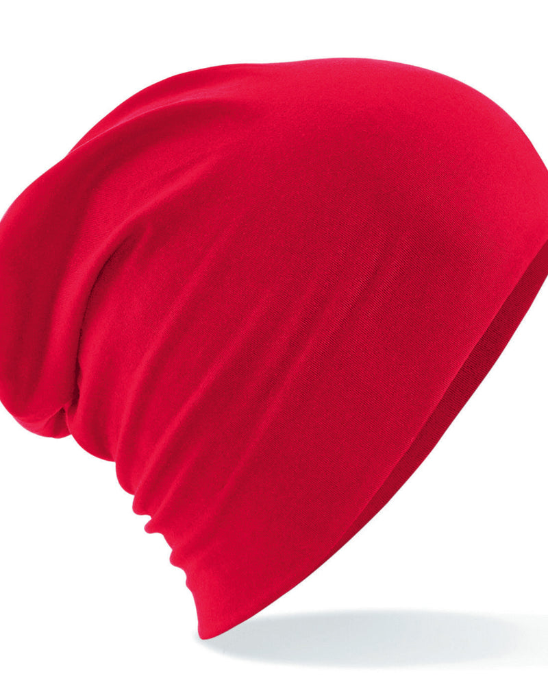 Classic red Beechfield B368 athleisure cap made from performance fabric.