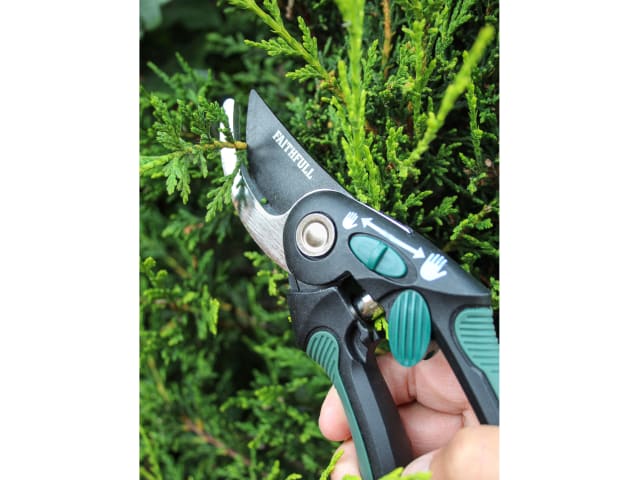 Faithfull Countryman Bypass Secateurs 215mm