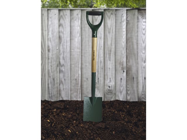 Faithfull Countryman Digging Spade