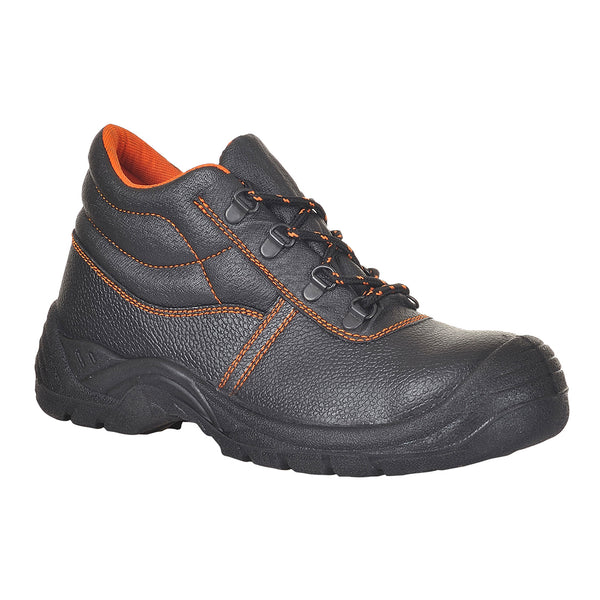 Black S3 boot with reinforced scuff cap, steel toecap, and slip-resistant outsole for demanding environments.