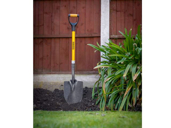 Roughneck Sharp Edge Round Shovel